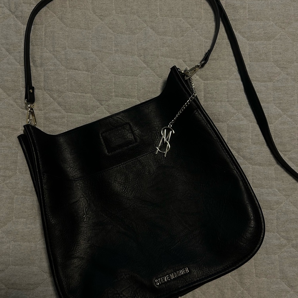 Black shoulder bag